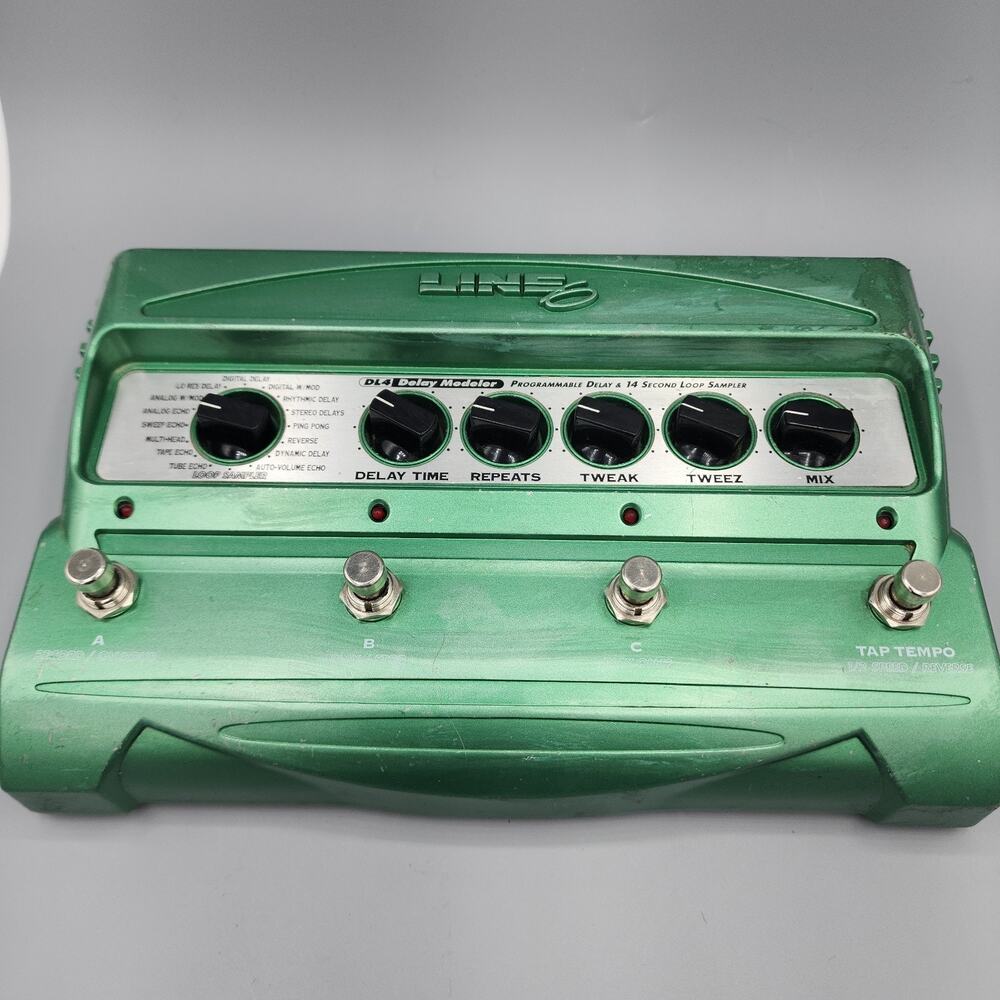 Line 6 DL4A Delay Model Looper Guitar Effects Pedal Tested Works